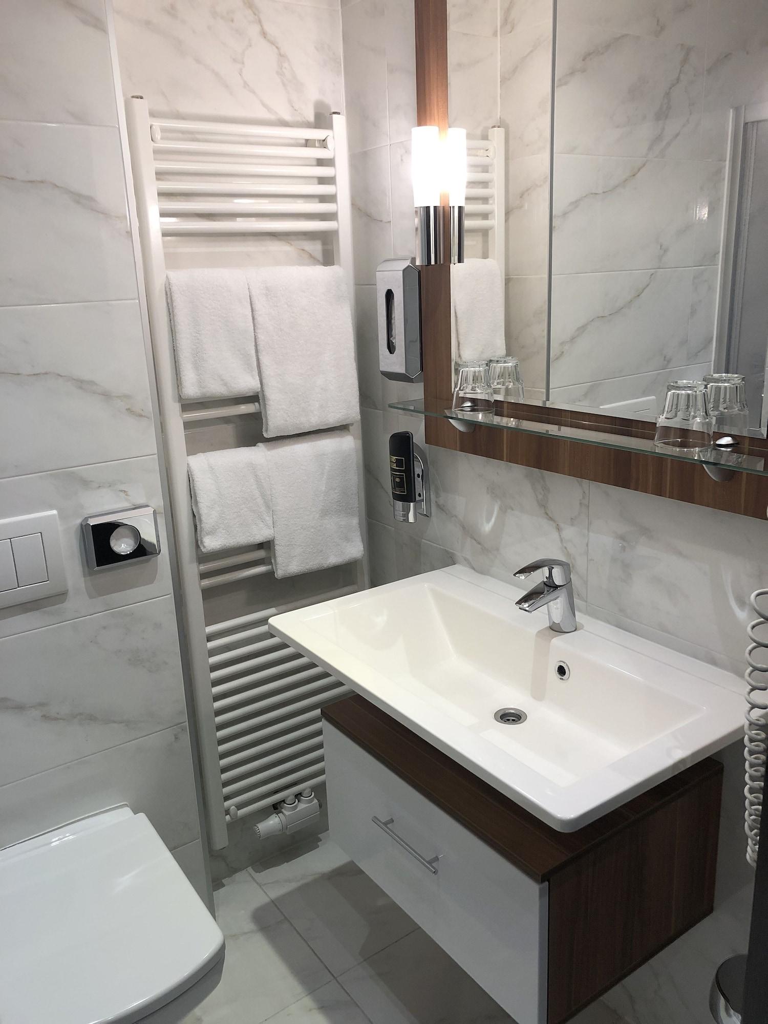 König Hotel 3*