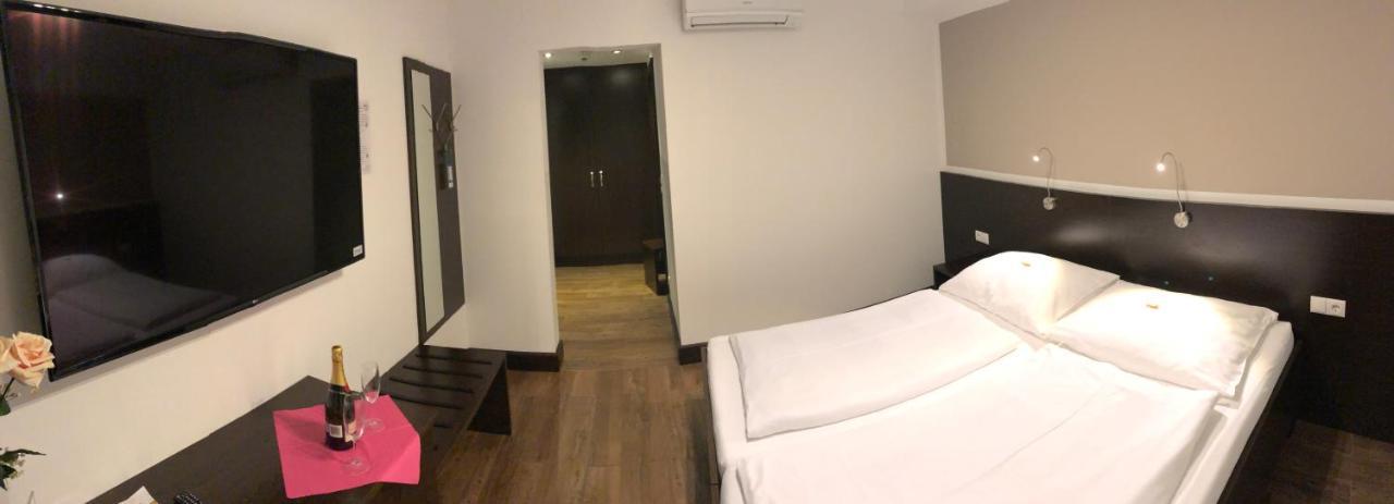 König Hotel 3*